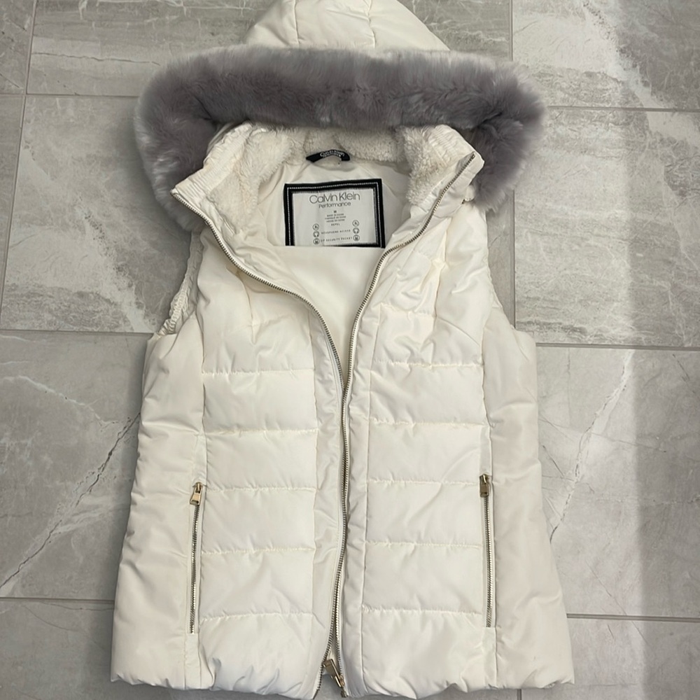 Vest with furr hood